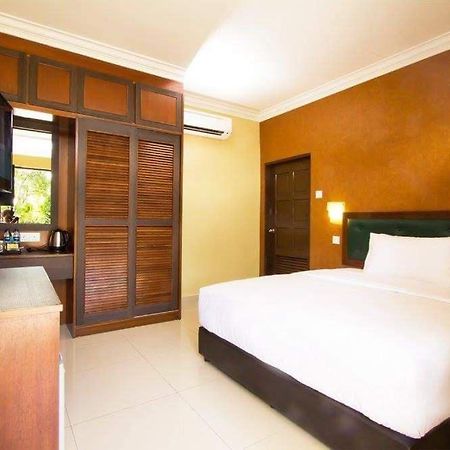 New Kesuma Villa Exclusive Stay Parit Raja Esterno foto