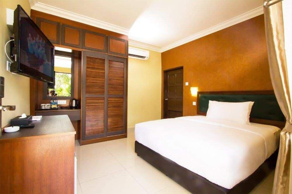 New Kesuma Villa Exclusive Stay Parit Raja Esterno foto