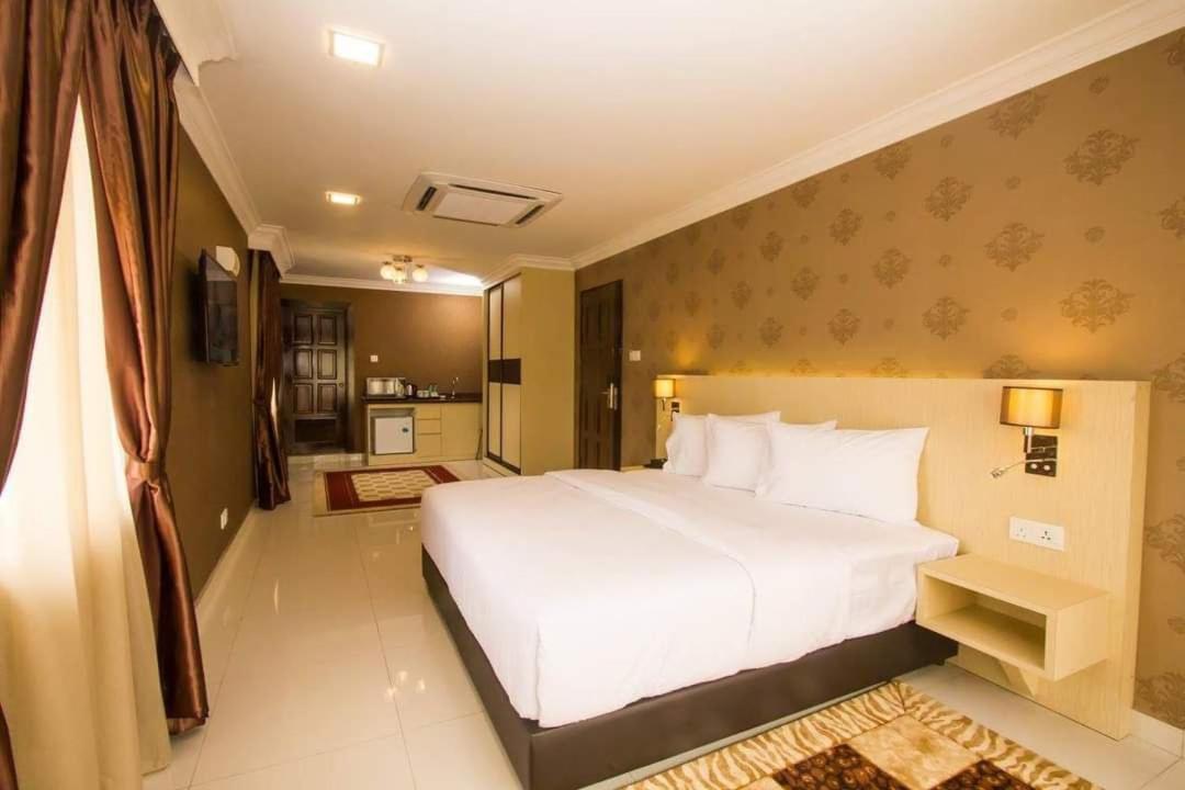 New Kesuma Villa Exclusive Stay Parit Raja Esterno foto